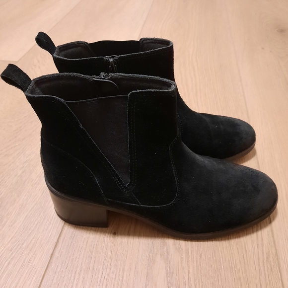 Clarks Collection Nevella Bell Suede Ankle Boots - Picture 2 of 5